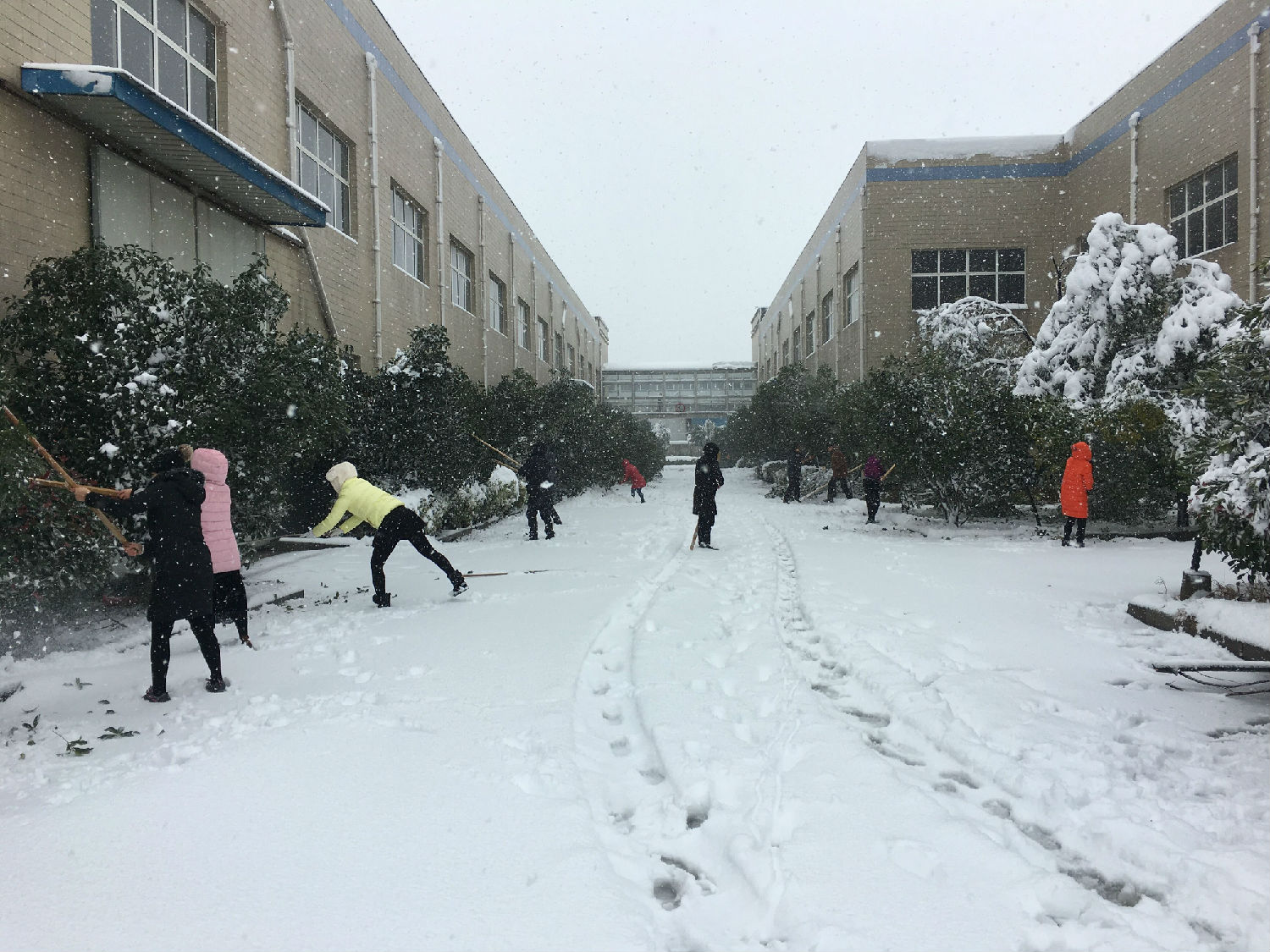 安徽得潤電氣 高低壓 開關(guān)柜 廠家 掃雪 電話：400-0551-777 qq：3176885416